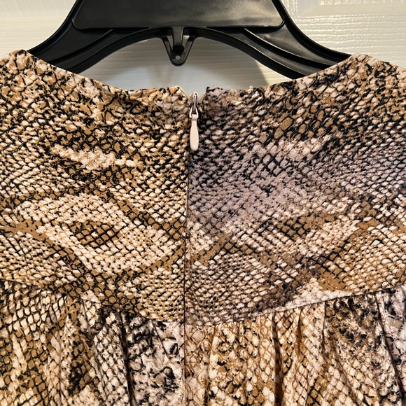 Calvin Klein V Neck Romper - Picture 7 of 8